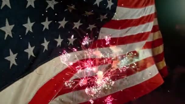 Gros plan sur American Flag Waving. USA Bannière battante dans le vent. — Video