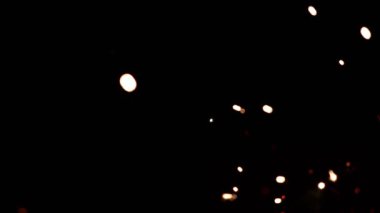 Havai fişeklerin Süper Yavaş Çekimi Siyah Arka plan 'da izole edildi