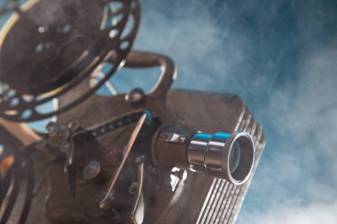 Eski tarz film projektörü, natürmort, yakın plan..