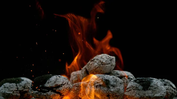 Barbecue Grill Pit With Glowing And Flaming Hot Charcoal Briquettes — Stock Photo, Image