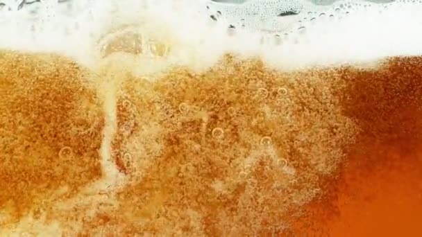 Dettaglio Super Slow Motion Colpo di Rippling Beer Bubbles — Video Stock