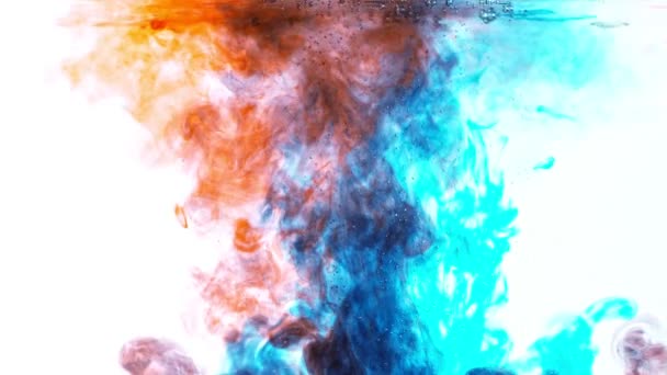 水に着色された塗料インク滴、抽象的な背景. — ストック動画