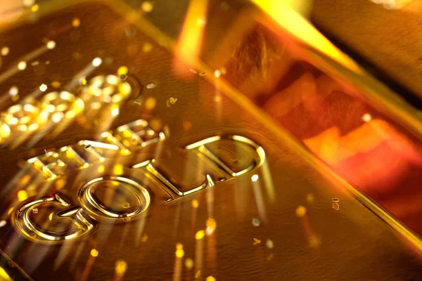 Arany rúd 1000 gramm. A siker fogalma az üzleti életben és a finanszírozásban. — Stock Fotó