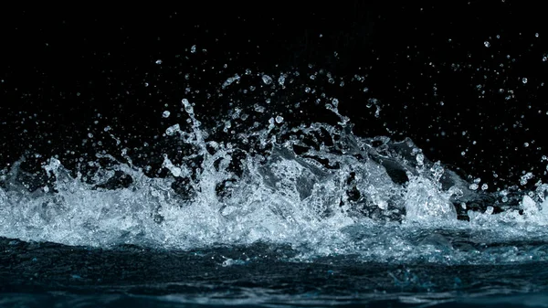 Bevriezen beweging van water plons. — Stockfoto