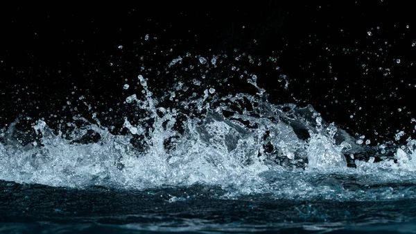 Congelar el movimiento de salpicaduras de agua. —  Fotos de Stock