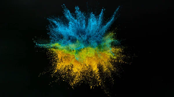 Freeze Motion Shot von Farbpulver Explosion isoliert auf schwarzem Hintergrund. — Stockfoto
