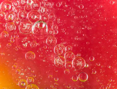 su yüzeyindeki petrol topraklar