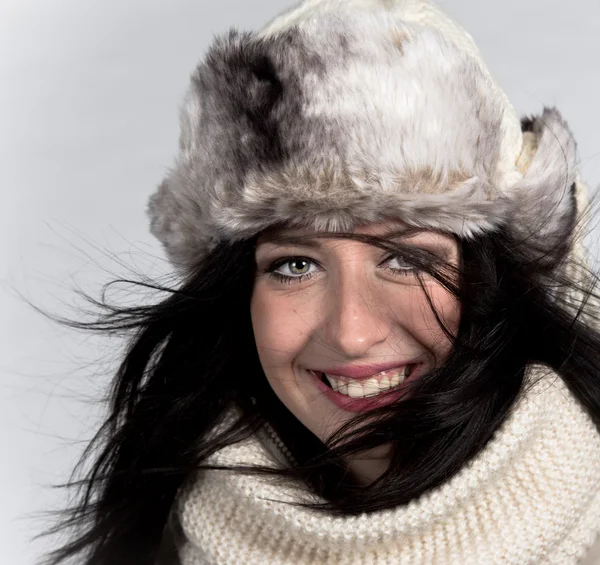 Jovem mulher retrato de inverno — Fotografia de Stock