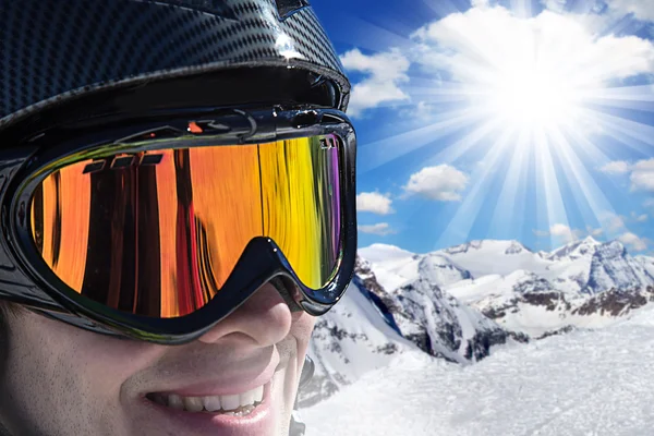 Skier in high mountains — Stock Photo, Image