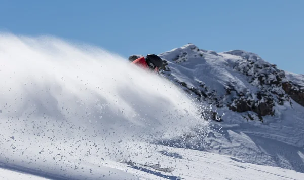 Sciatore in alta montagna — Foto Stock