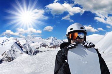 yüksek Dağları'nda snowboard
