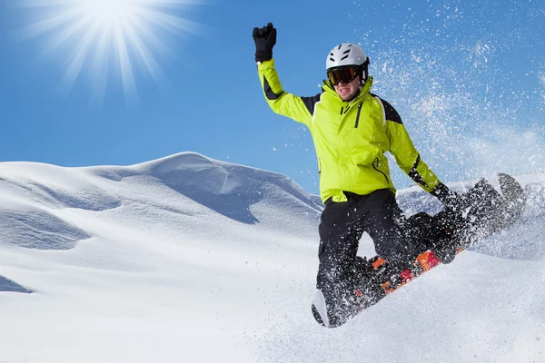 Snowboardista ve vysokých horách — Stock fotografie