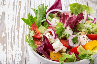 taze salata.