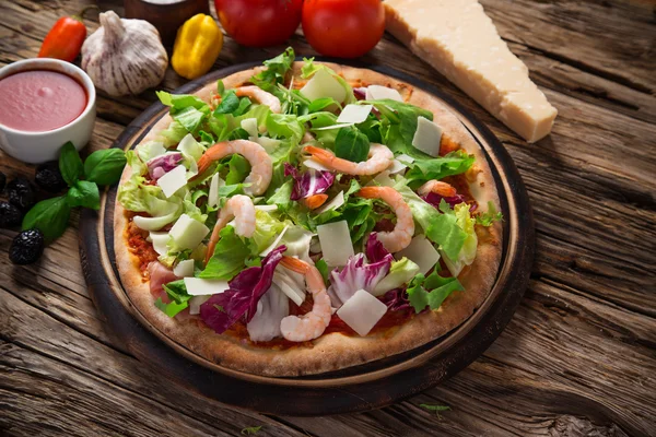 Deliziosa pizza fresca — Foto Stock