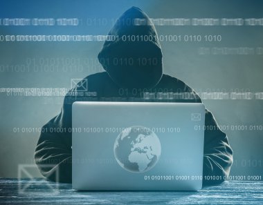Dizüstü bilgisayar ile bir başlık ile bir hacker