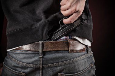 Katil silahı yakın çekim ile