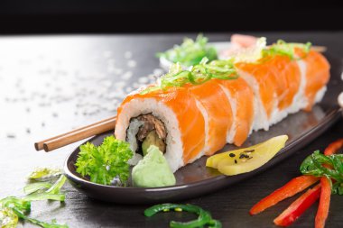 Japon deniz ürünleri sushi set