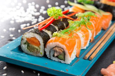 Japon deniz ürünleri sushi set