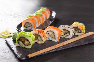 Japon deniz ürünleri sushi set