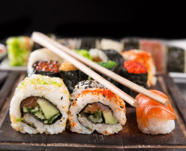 Japon deniz ürünleri sushi set