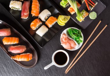 Japon deniz ürünleri sushi set