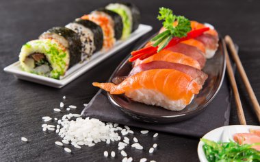 Japon deniz ürünleri sushi set