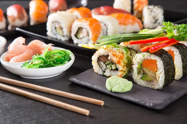 Set de sushi de marisco japonés —  Fotos de Stock