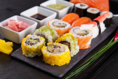 Japon deniz ürünleri sushi set