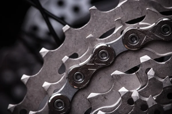 Close-up de uma bicicleta de montanha verde — Fotografia de Stock