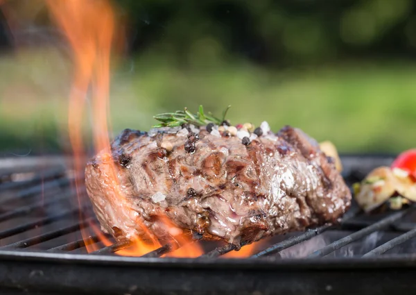 Marha steak kerti grill — Stock Fotó