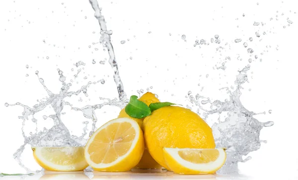 Vers fruit met water splash — Stockfoto