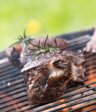 Bahçe ızgara sığır eti biftek