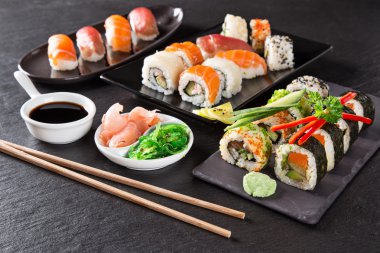 Japon deniz ürünleri sushi set