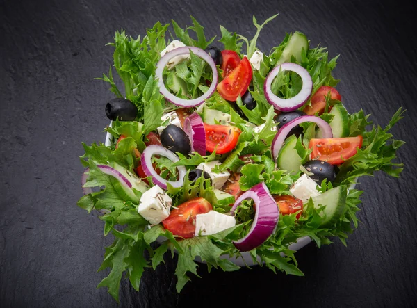 Verse gezonde salade op bowl — Stockfoto