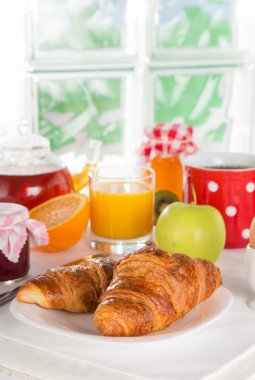 Müsli ile sağlıklı bir kahvaltı.