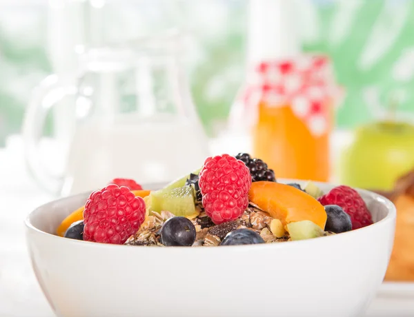 Café da manhã saudável com muesli — Fotografia de Stock