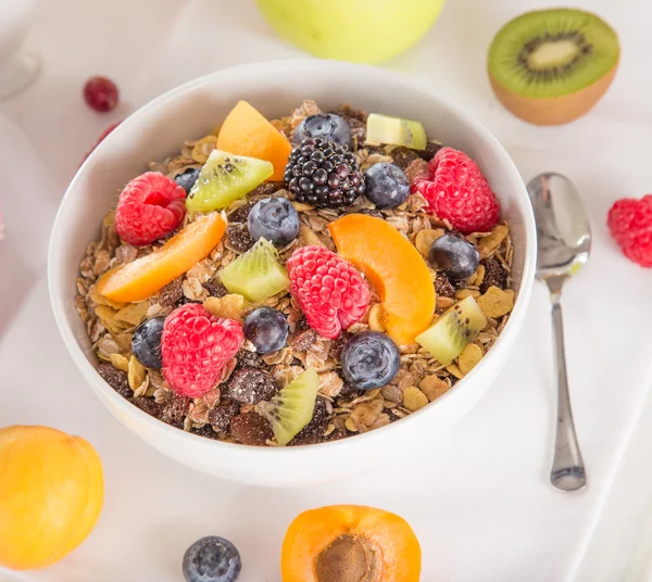 Gezond ontbijt met muesli — Stockfoto