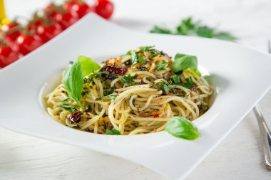 İtalyan makarna aglio olio