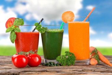 Taze meyve suyu, sağlıklı içecek.