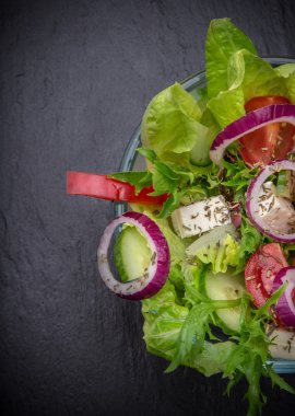 Taze sebze salatası..