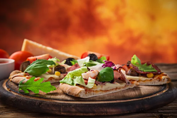 Güzel pizza primavera