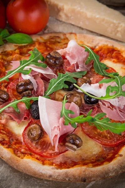 Leckere italienische Pizza. — Stockfoto