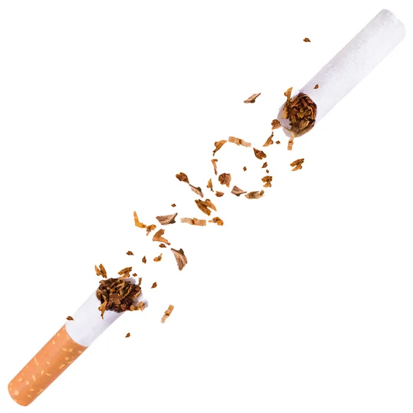 Cigarrillo roto aislado . — Foto de Stock