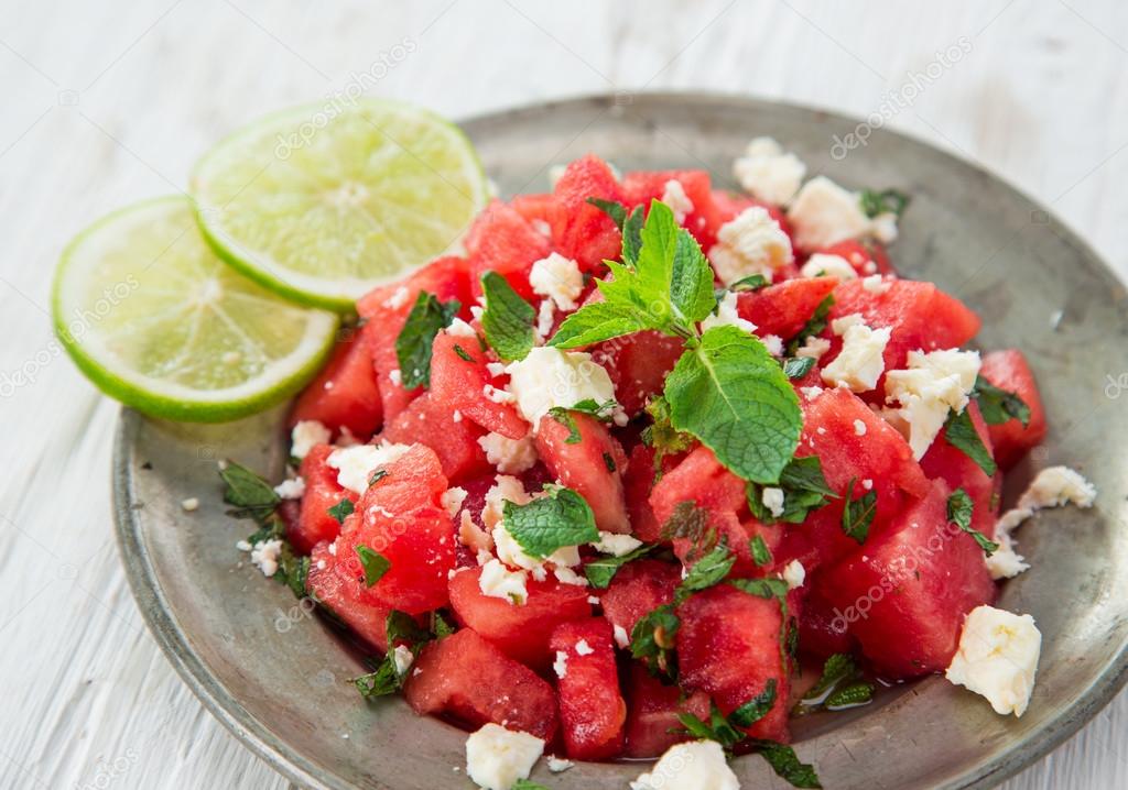 fetaost och vattenmelonsallad