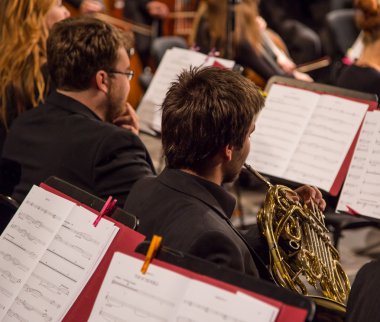 Senfoni Orkestrası gerçekleştirme.