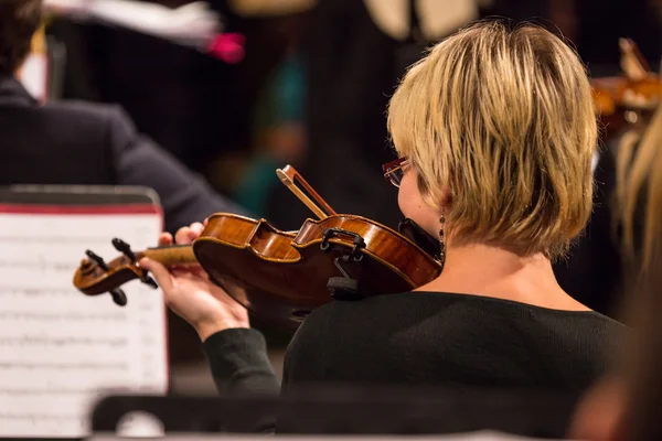 Symfonieorkest uitvoeren. — Stockfoto