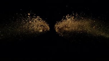 Toprak Çarpışmasının Süper Yavaş Çekimi Siyah Arkaplan 'da izole edildi, Yüksek Hız Sinematik Kamera' da 1000 FPS 'de çekildi.