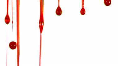 Süper Yavaş Çekimde Kan Parçacıkları Damlıyor. Beyaz Arka plan 'da izole edilmiş. Soyut Leke Oluşturan Kan Damlacıklarının Yüksek Hızda Sinematik Çekimi