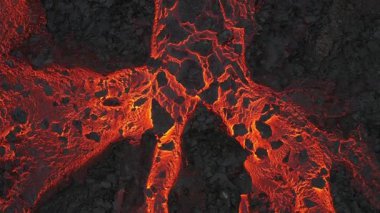 Katılaşan lav alanının hava görüntüsü, yakın plan.