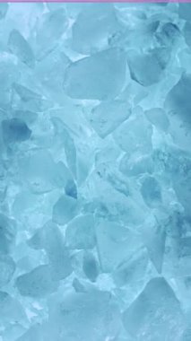 Patlayan Buz Parçalarının Süper Yavaş Hareketi. Yüksek Hız Sinema Kamerası 'nda 1.000 FPS' de çekilmiştir.